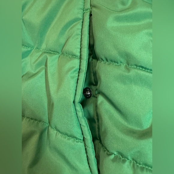 New York & Company Women’s Green Puffer Vest Zip & Snap Closure Size Small - Picture 3 of 6